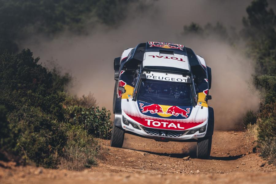  Peugeot 3008 DKR 2017 года  (фото 9 из 21)